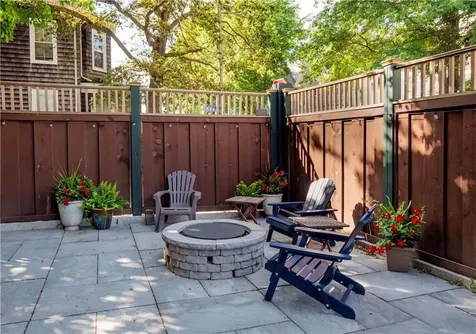 17 Lincoln Street Newport RI 02840