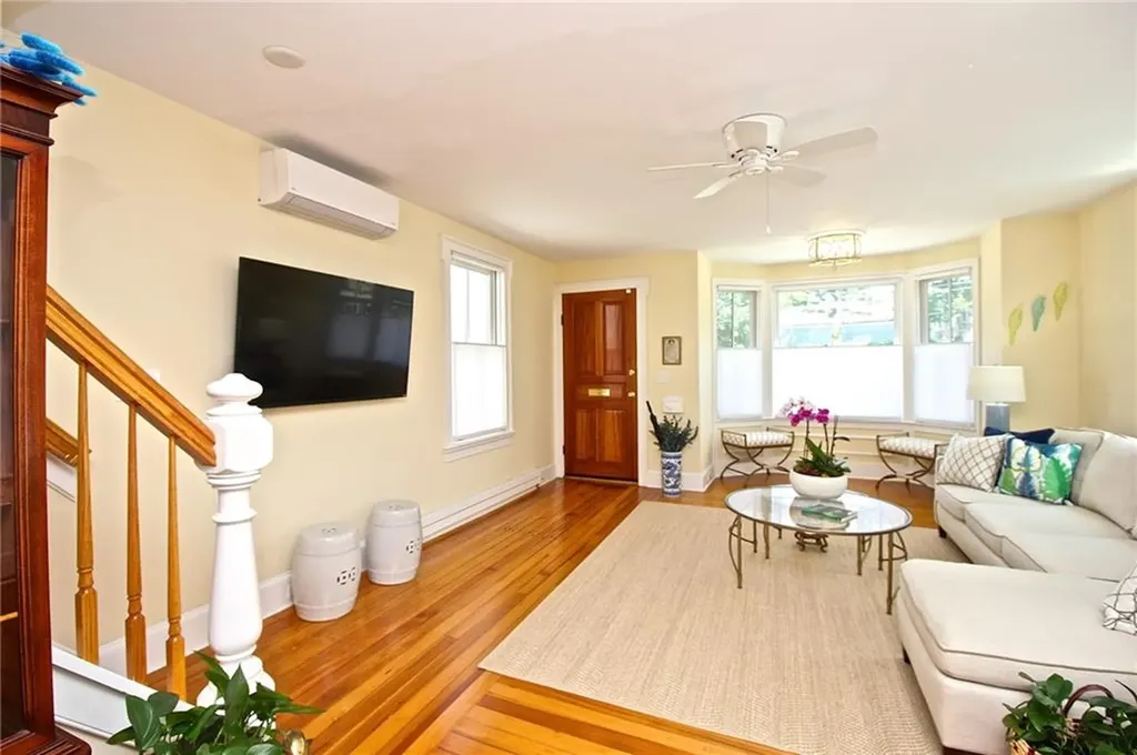 105 John Street Newport RI 02840