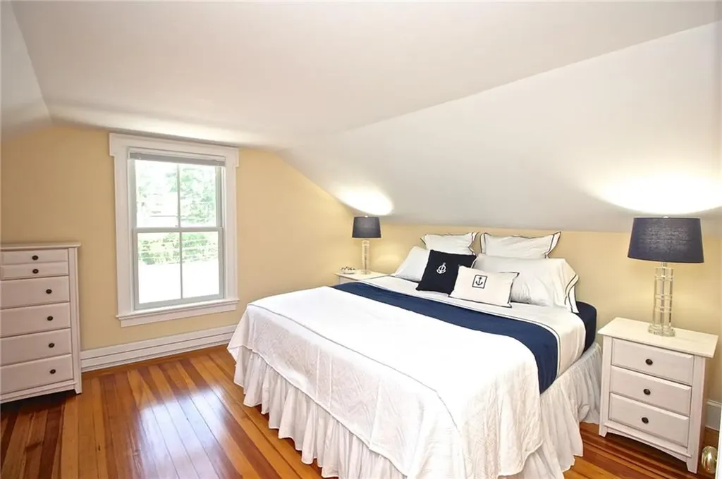 105 John Street Newport RI 02840