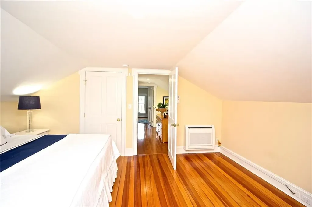 105 John Street Newport RI 02840