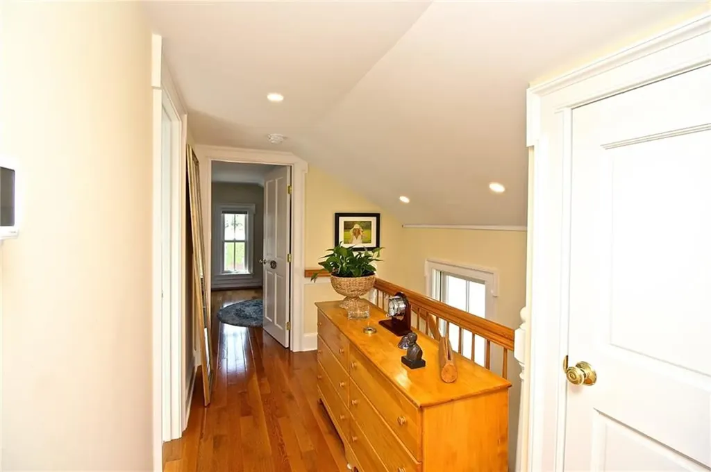 105 John Street Newport RI 02840