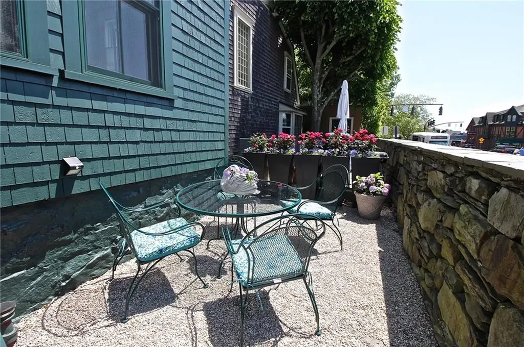 105 John Street Newport RI 02840