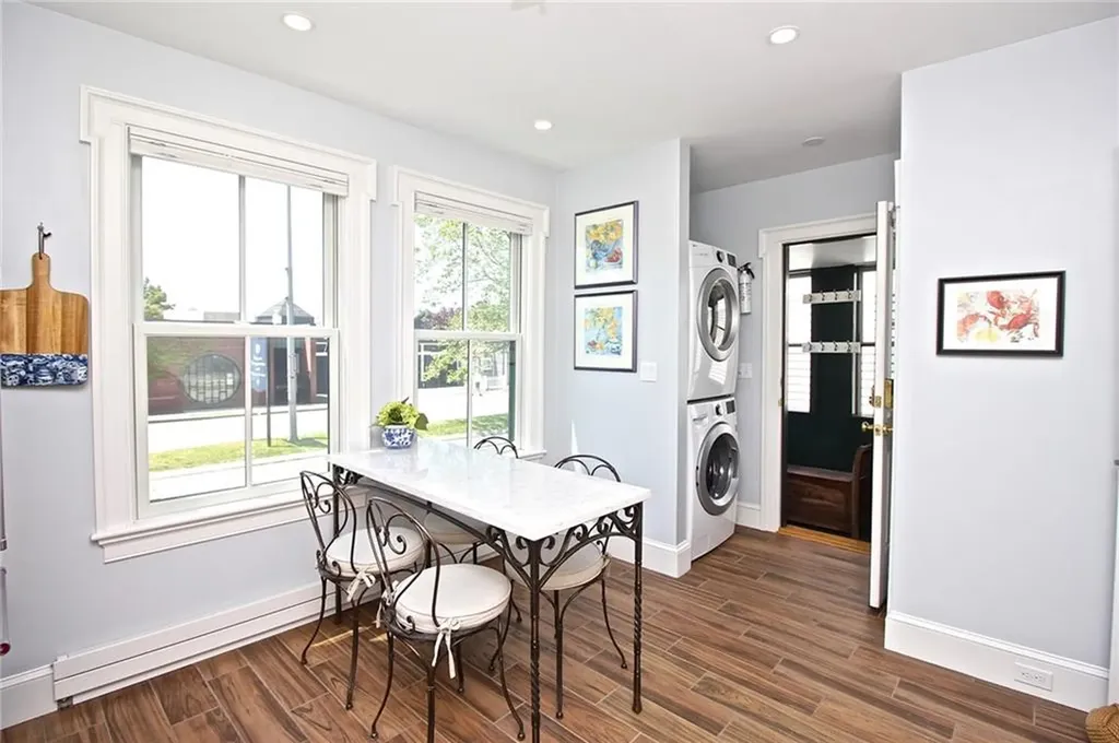 105 John Street Newport RI 02840