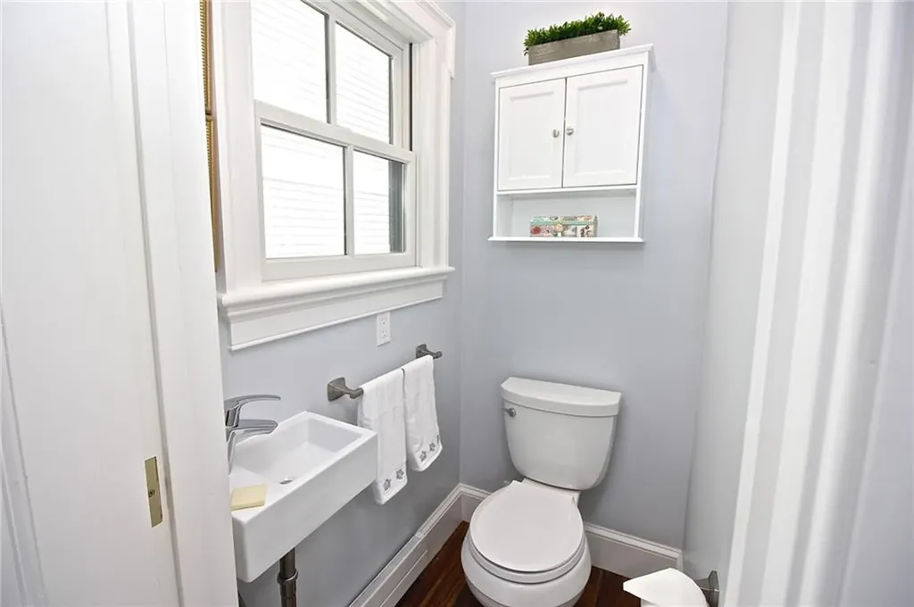 105 John Street Newport RI 02840