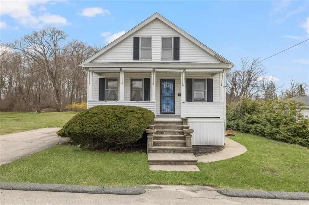 93 Harding Street West Warwick RI 02893