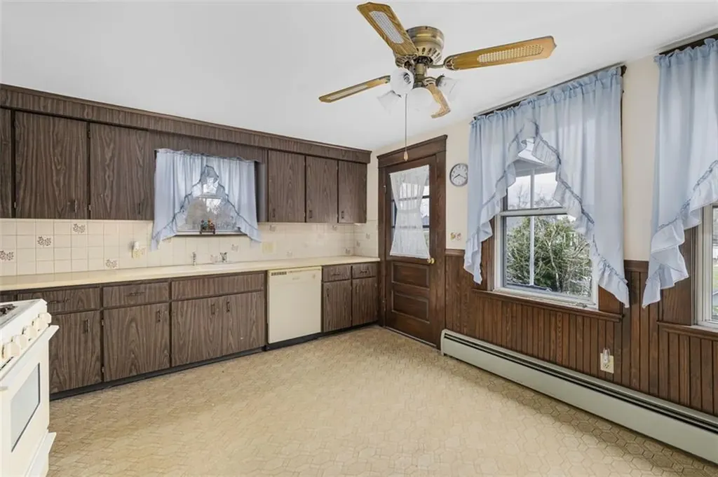 93 Harding Street West Warwick RI 02893