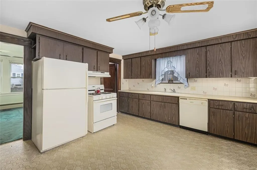 93 Harding Street West Warwick RI 02893