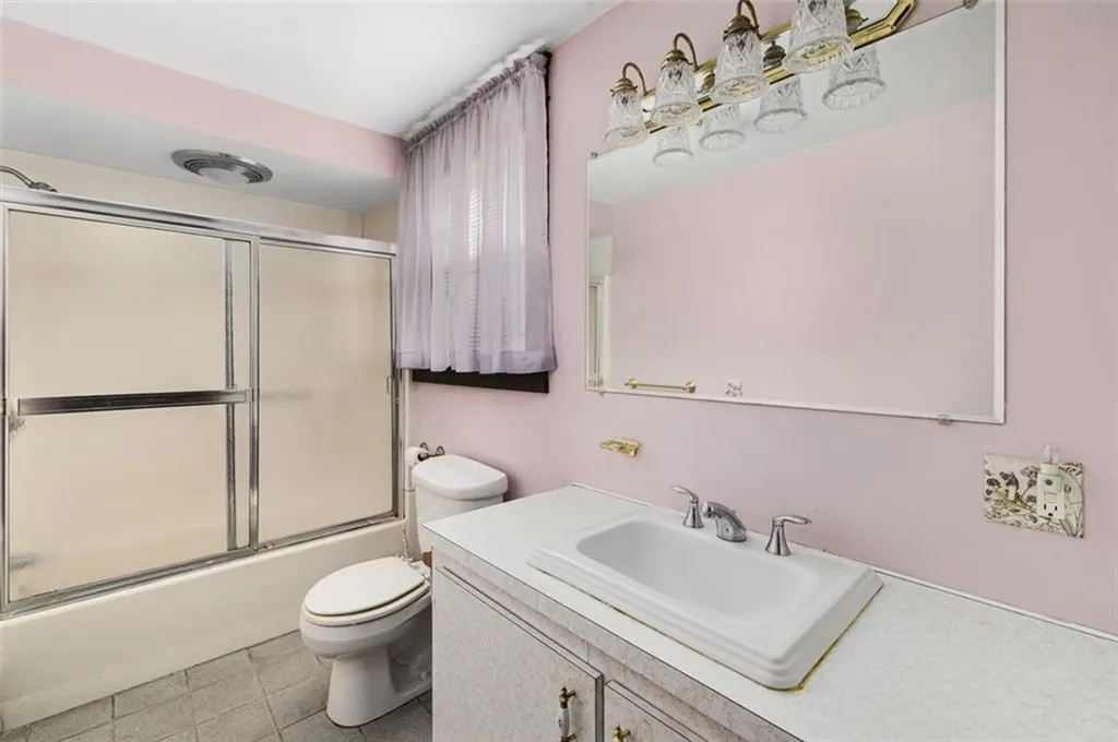 93 Harding Street West Warwick RI 02893