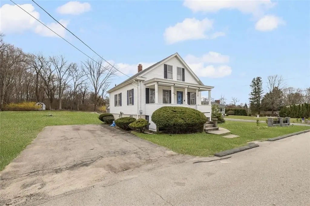 93 Harding Street West Warwick RI 02893