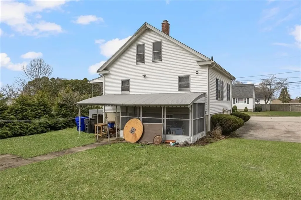 93 Harding Street West Warwick RI 02893