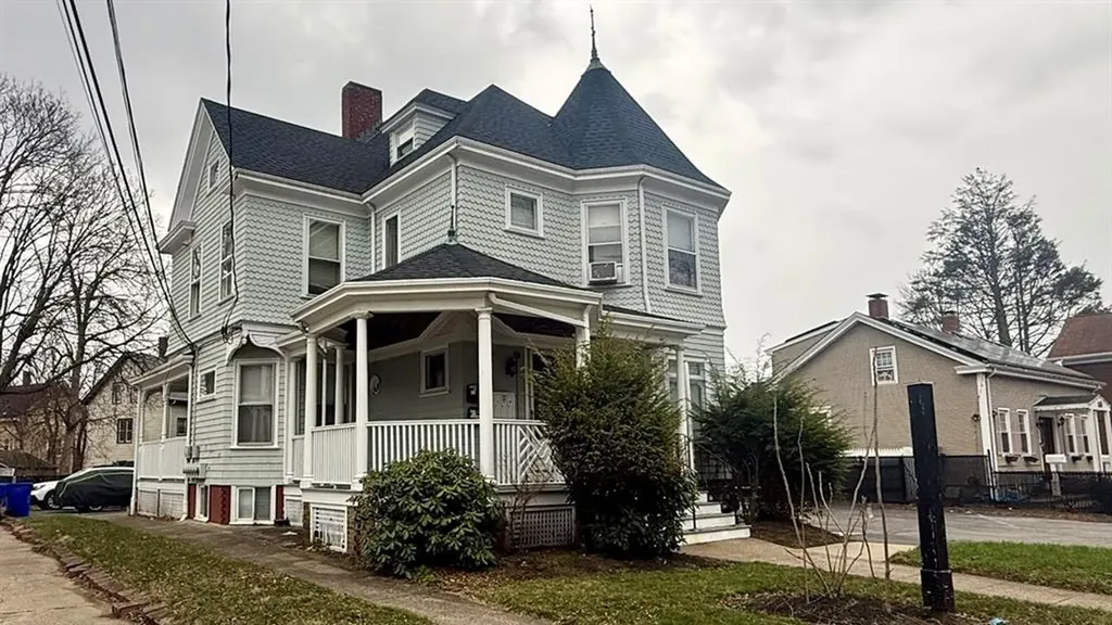 209 Cottage Street Pawtucket RI 02860