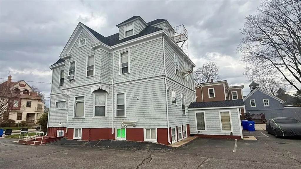209 Cottage Street Pawtucket RI 02860