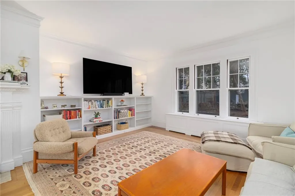 291 Spencer Avenue Warwick RI 02818