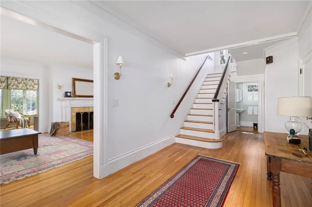 291 Spencer Avenue Warwick RI 02818