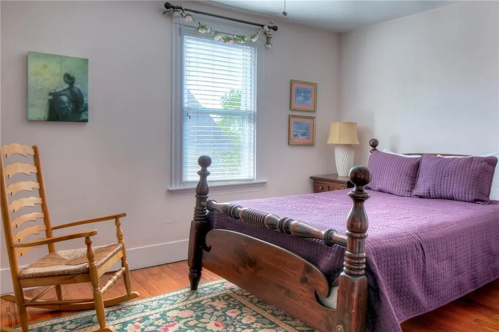 98 100 John Street Newport RI 02840