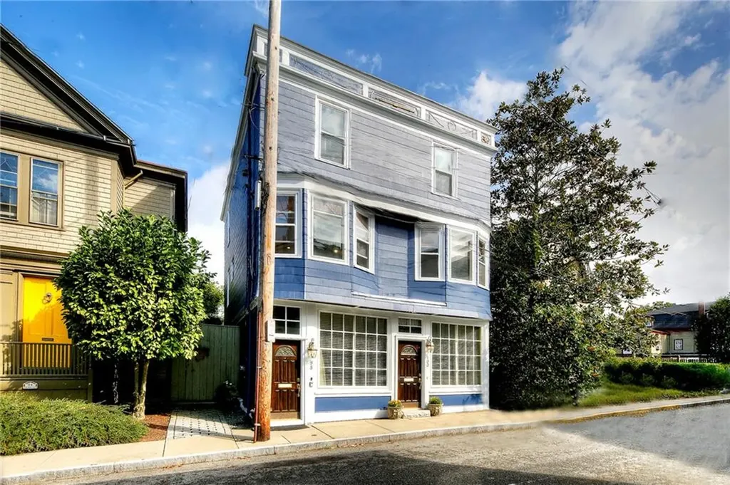 98 100 John Street Newport RI 02840
