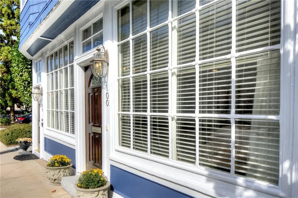 98 100 John Street Newport RI 02840