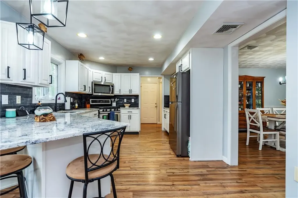195 Oakland Beach Avenue Warwick RI 02889