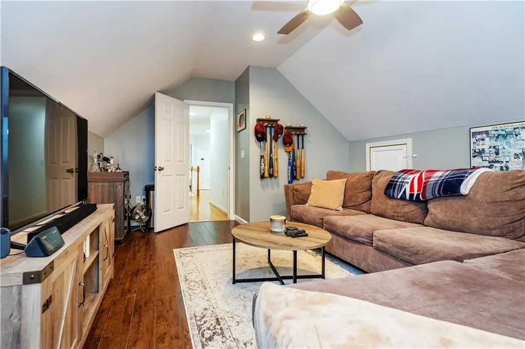 195 Oakland Beach Avenue Warwick RI 02889