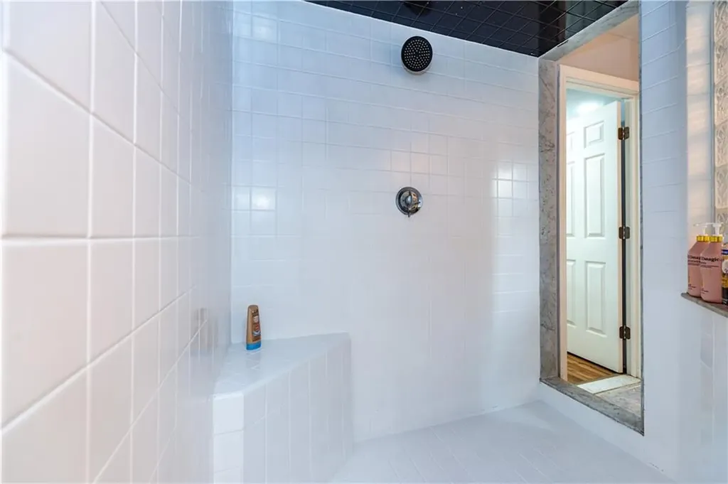 195 Oakland Beach Avenue Warwick RI 02889