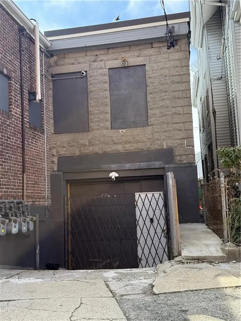103 Blackstone Avenue Providence RI 02860