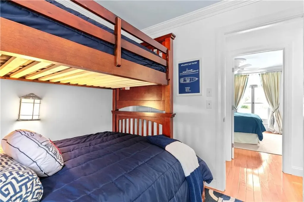 97 Narragansett Avenue Newport RI 02840