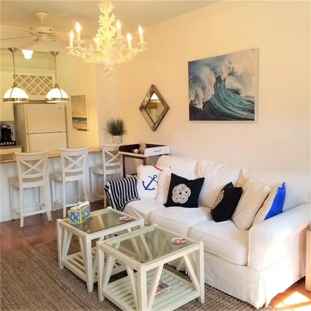 97 Narragansett Avenue Newport RI 02840