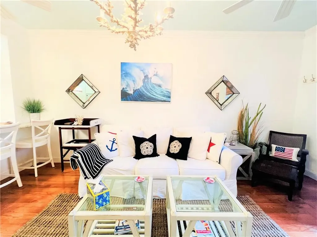 97 Narragansett Avenue Newport RI 02840