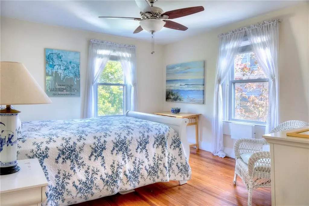 98 100 John Street Newport RI 02840