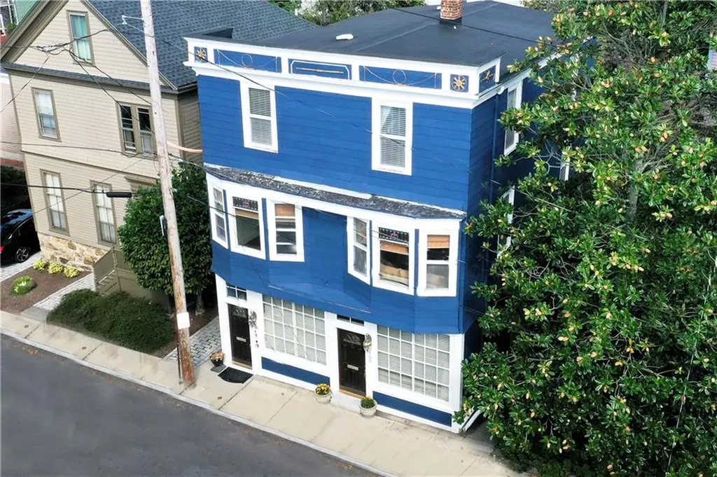 98 100 John Street Newport RI 02840