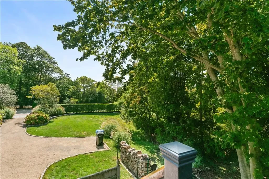 99 Coggeshall Avenue Newport RI 02840