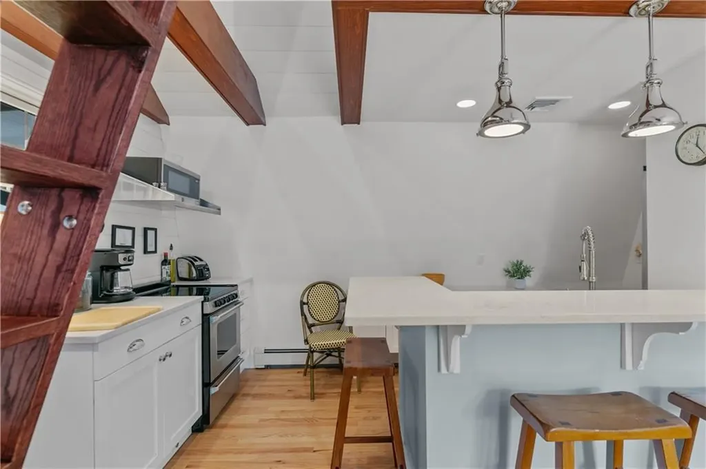 99 Coggeshall Avenue Newport RI 02840