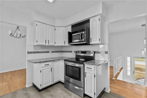 4 Weetamoe Road Middletown RI 02842