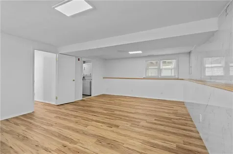 4 Weetamoe Road Middletown RI 02842