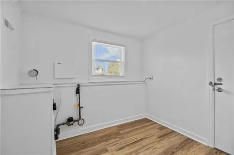 4 Weetamoe Road Middletown RI 02842