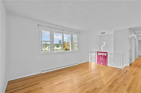 4 Weetamoe Road Middletown RI 02842