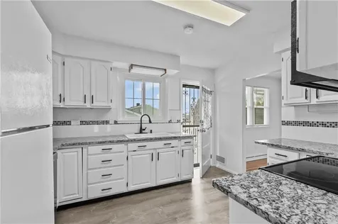 4 Weetamoe Road Middletown RI 02842
