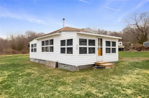 28 Pier Road Portsmouth RI 02872