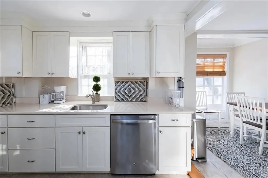 115 John Street Newport RI 02840