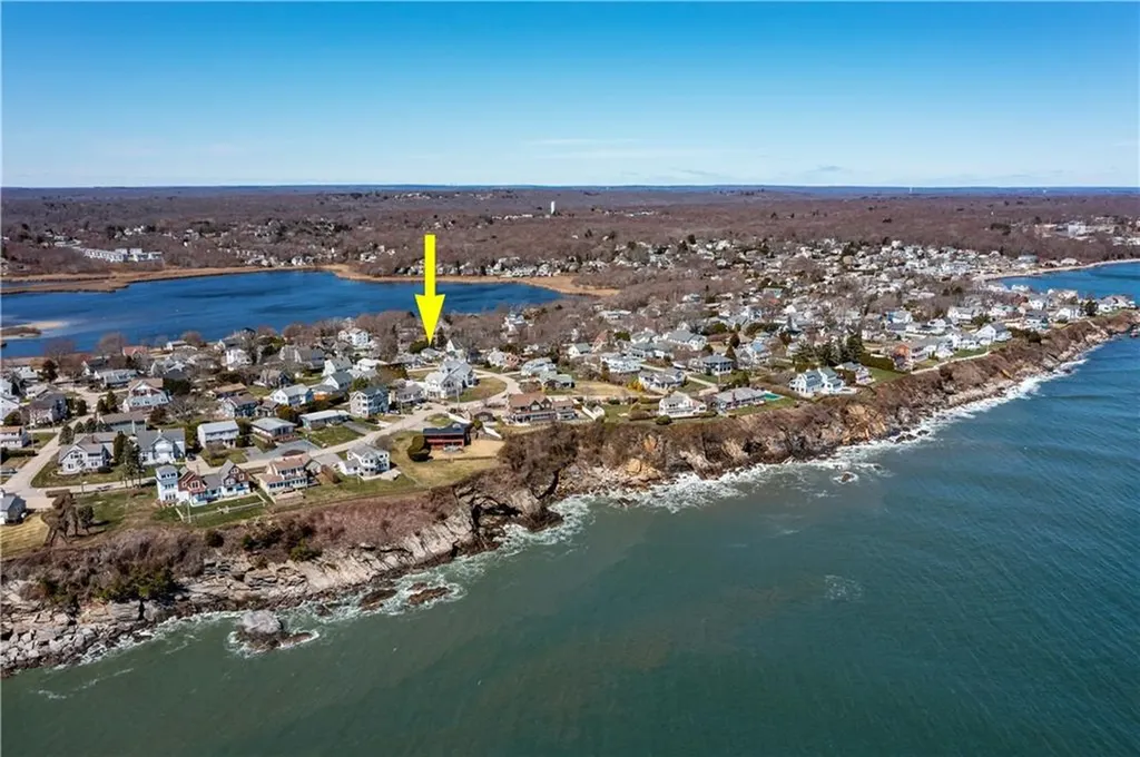 26 Richard Smith Road Narragansett RI 02882