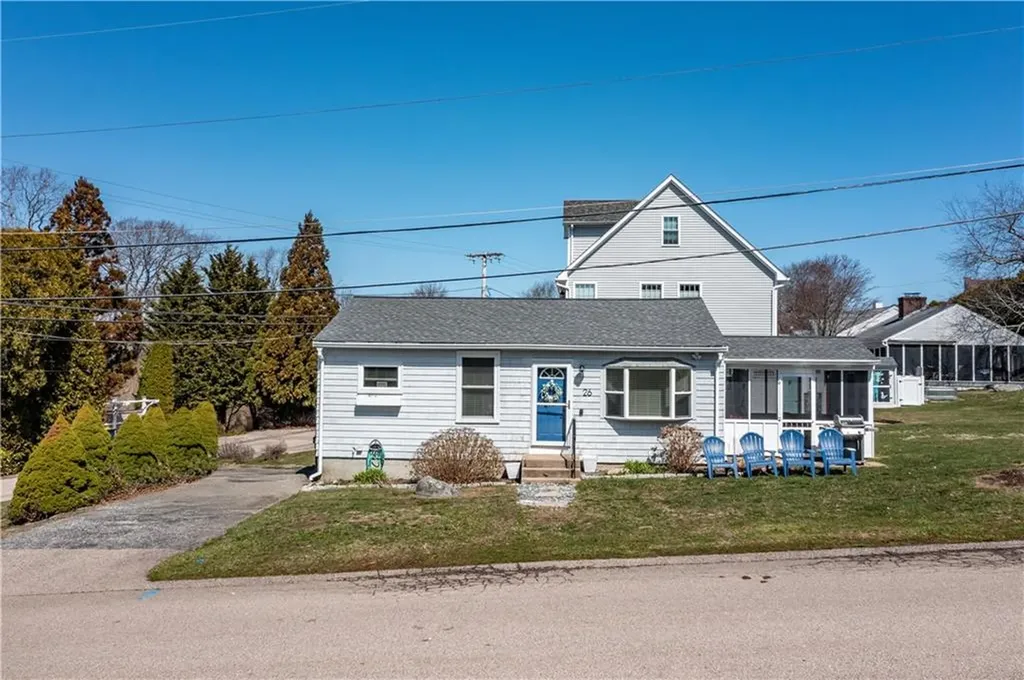 26 Richard Smith Road Narragansett RI 02882