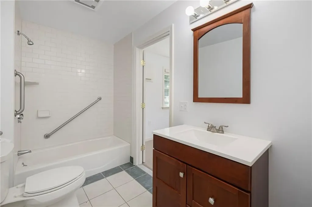 9 Spring Street Jamestown RI 02835