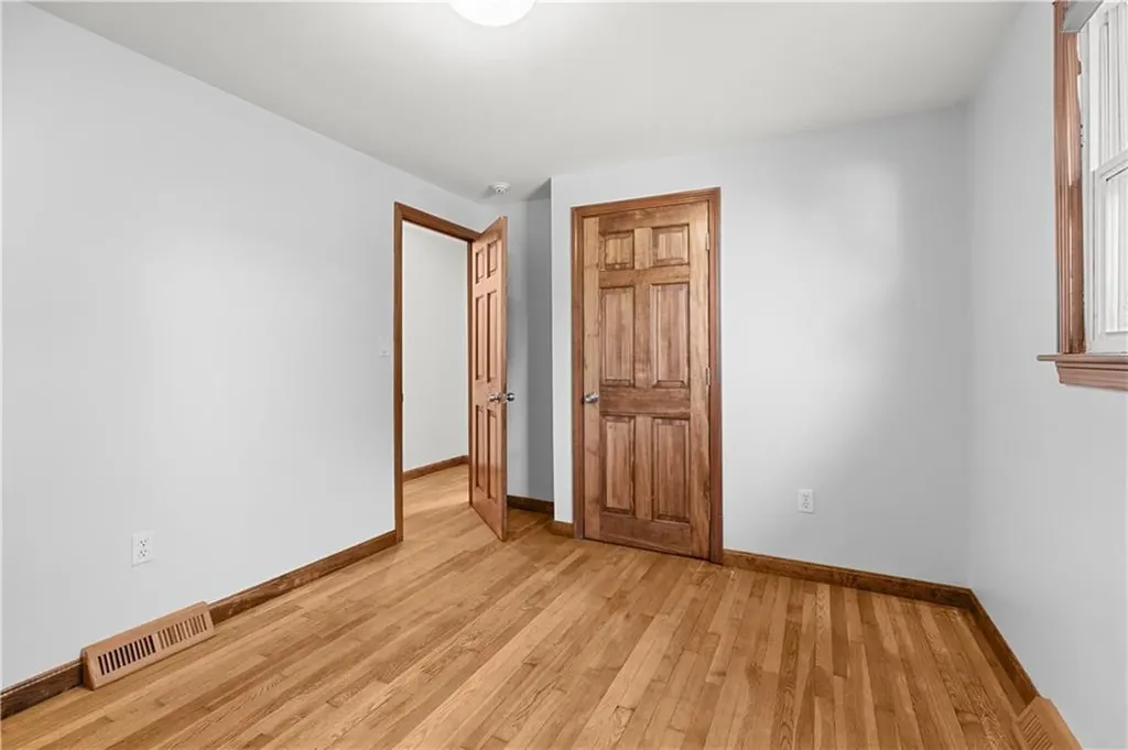 25 Harris Drive Tiverton RI 02878