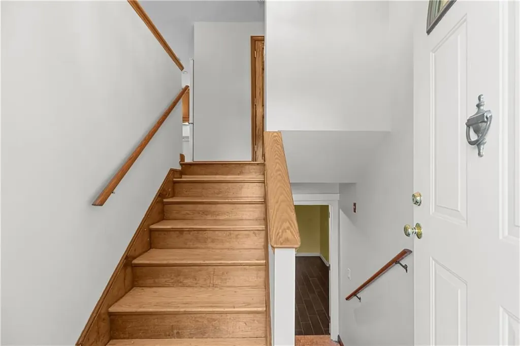 25 Harris Drive Tiverton RI 02878
