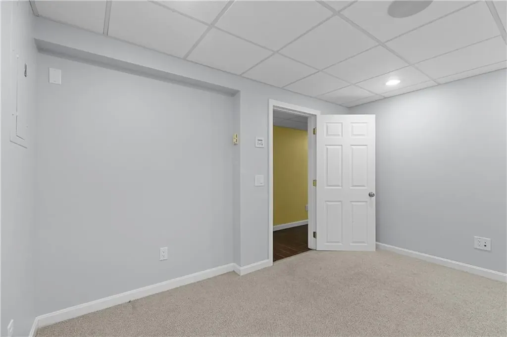 25 Harris Drive Tiverton RI 02878