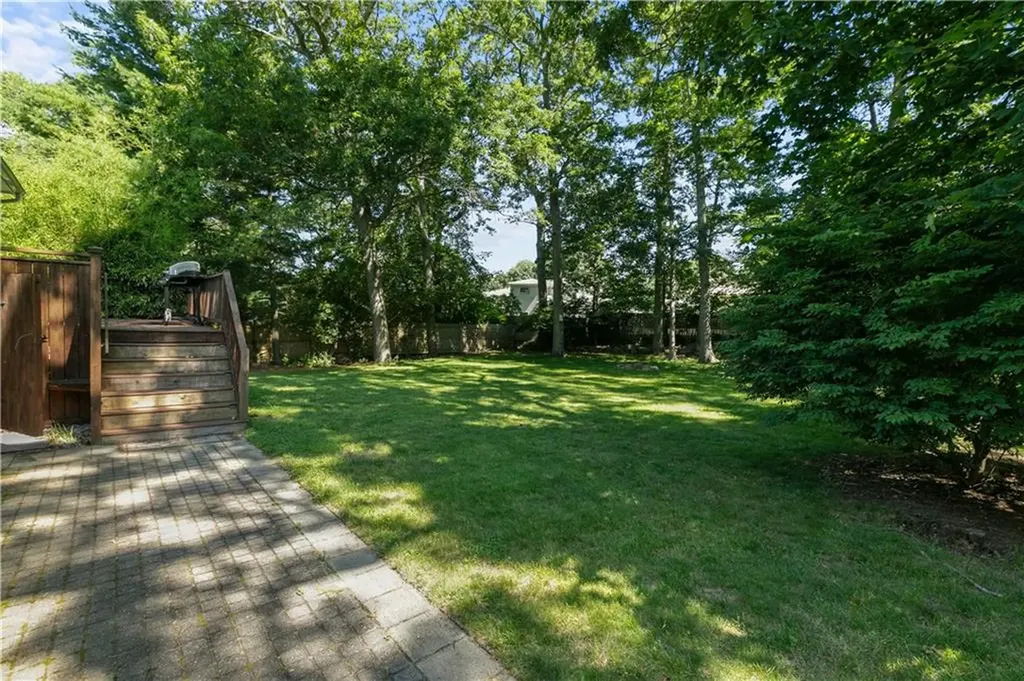 25 Harris Drive Tiverton RI 02878