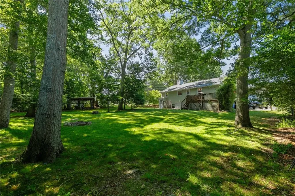 25 Harris Drive Tiverton RI 02878