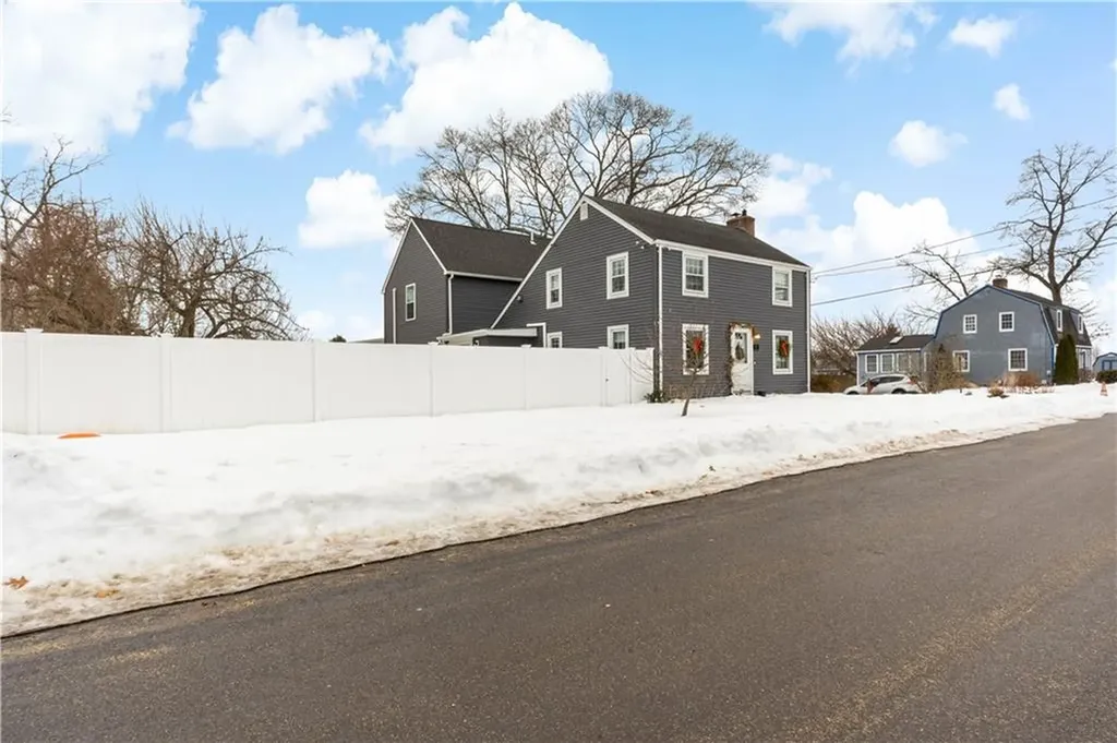 48 Rowe Avenue Warwick RI 02889