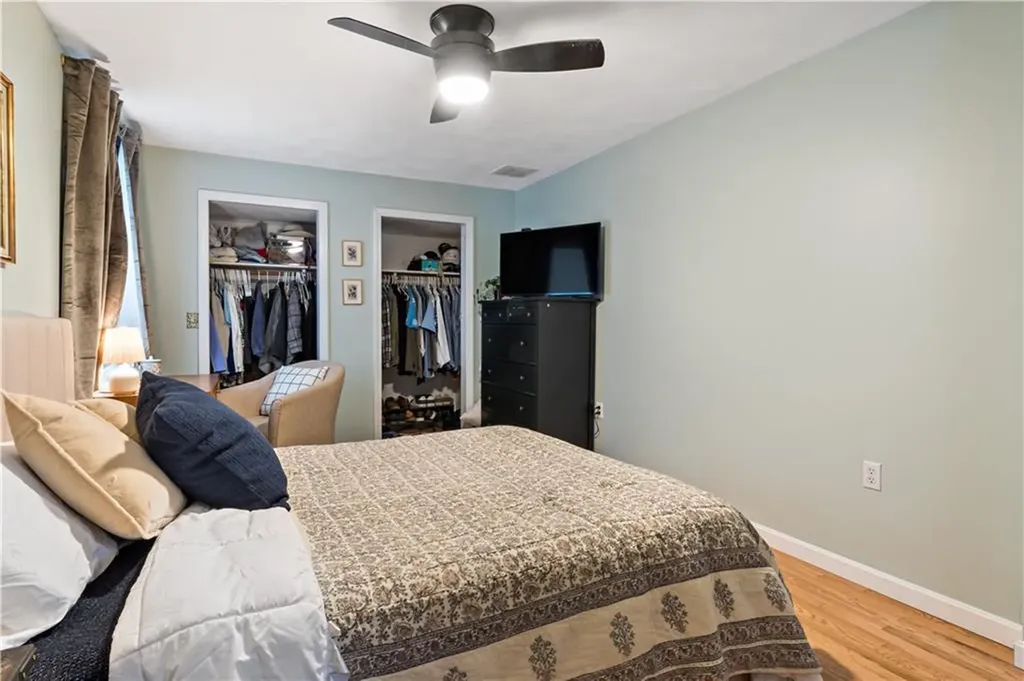 48 Rowe Avenue Warwick RI 02889