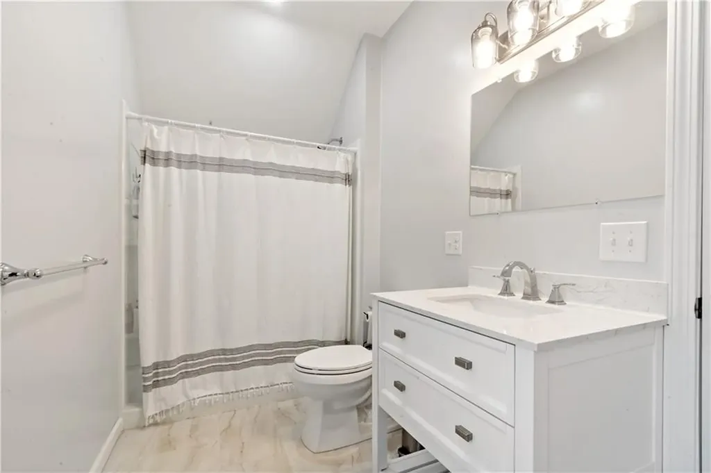 48 Rowe Avenue Warwick RI 02889